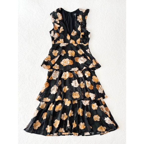 NWOT Lulus No Introductions Needed Black Burnout Floral Tiered Maxi Dress Large - Picture 2 of 6